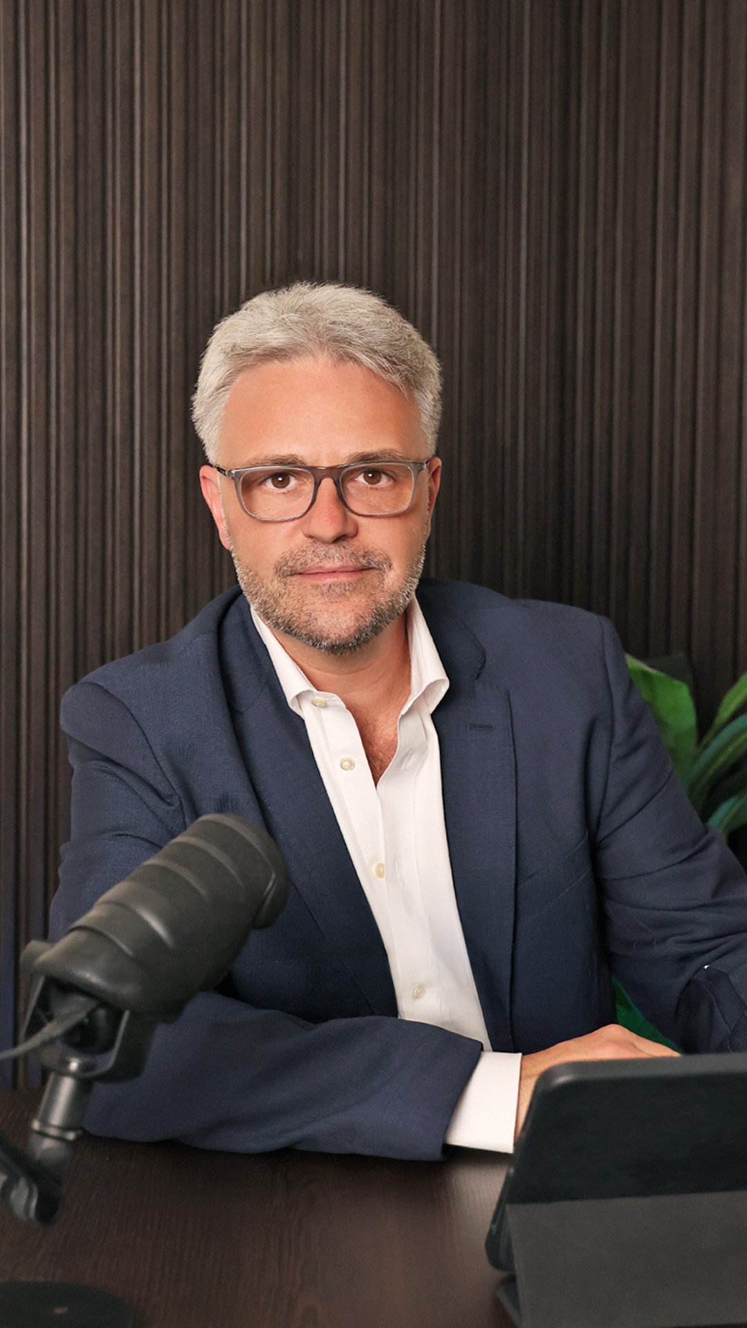 Dr. Salim Ayoub during a plastic surgery consultation in Lebanon